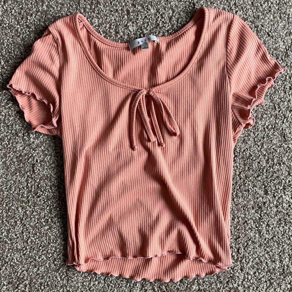 tie front keyhole top